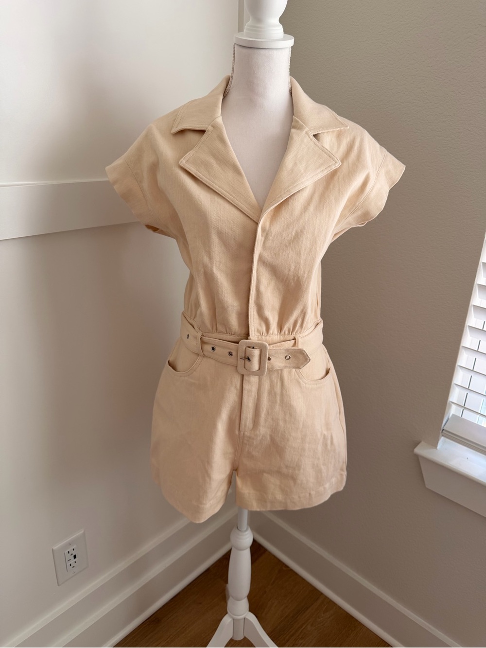 Sadie & Sage Belted Utility Romper | Cream | Size Medium